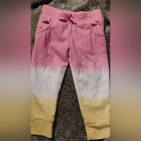 🎉2T clothing bundle🎉 - Picture 10 of 11